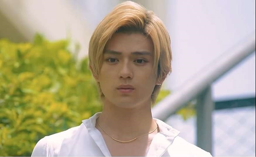 真剣佑 ネックレス 男の髪型特集